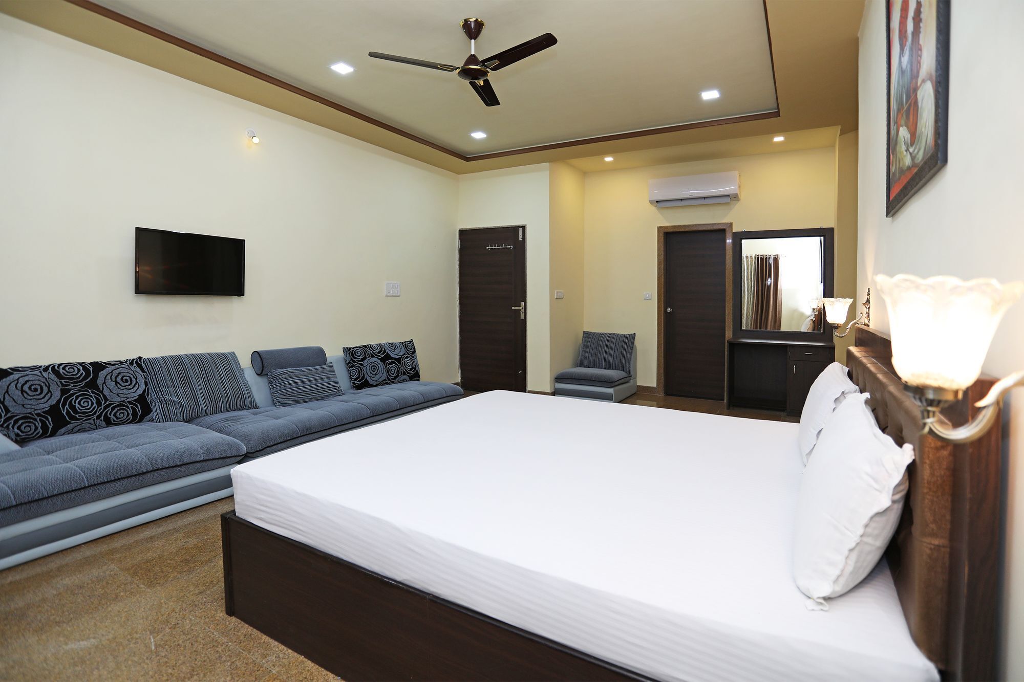 Oyo 9428 Hill View Room Goverdhan Vilas Udaipur Ngoại thất bức ảnh