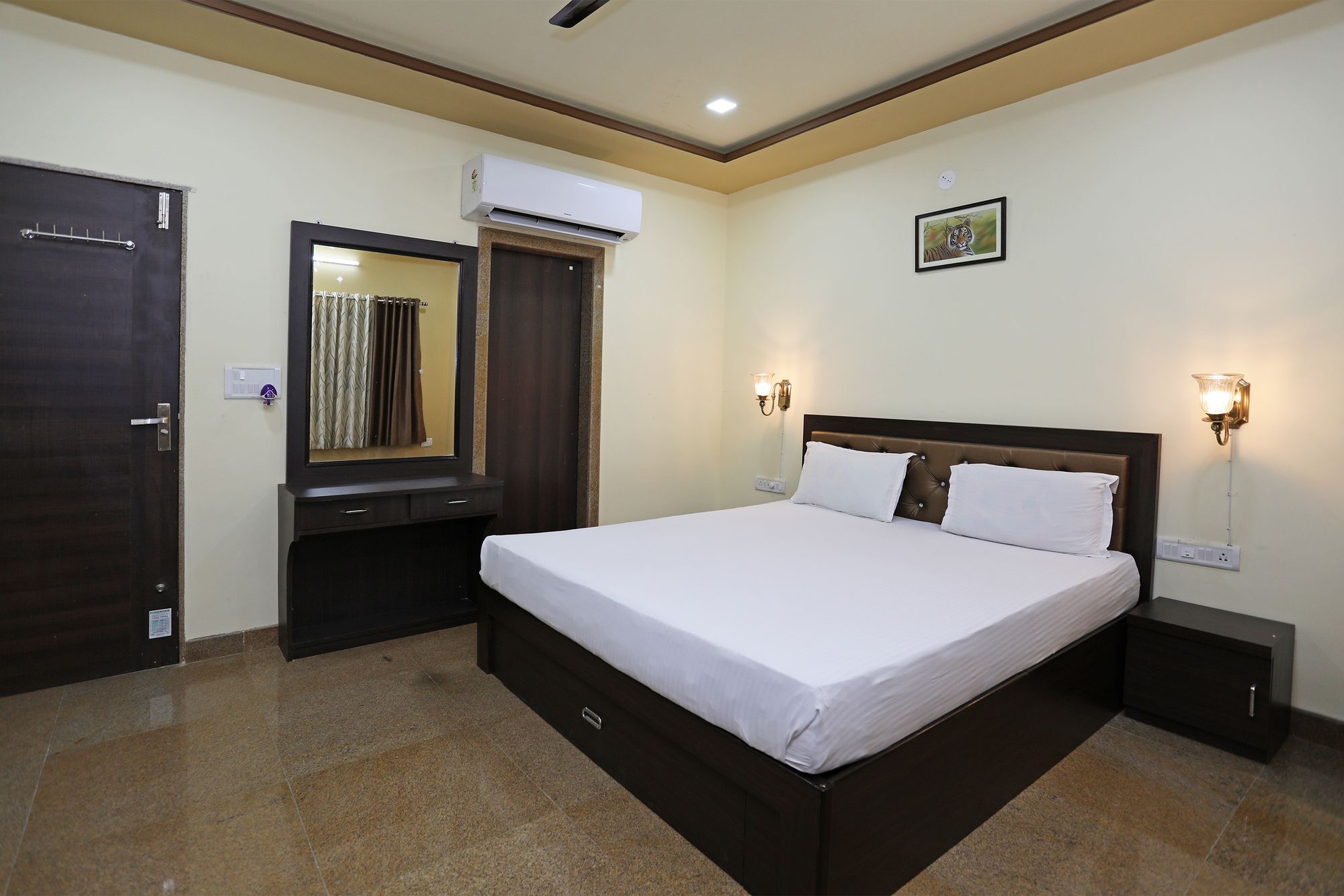 Oyo 9428 Hill View Room Goverdhan Vilas Udaipur Ngoại thất bức ảnh
